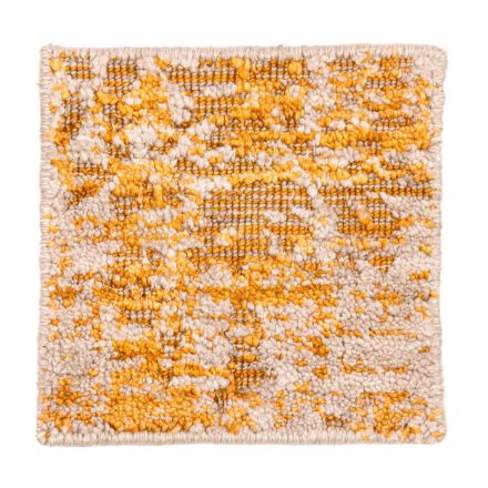 Alfombra Moss, con un 80% en seda y 20% en algodón, materiales naturales de Kuatro Carpets