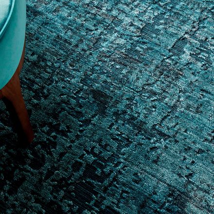 Alfombra Moss, con un 80% en seda y 20% en algodón, materiales naturales de Kuatro Carpets