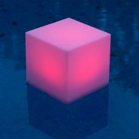 Cuby, un cubo perfecto para alumbrar tu jardín