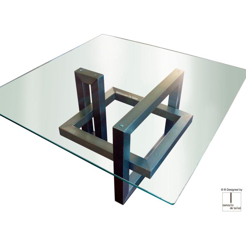 Mesa de comedor IOS 150 x 150 x 73 cm  en hierro satinado + barniz de GONZALO DE SALAS