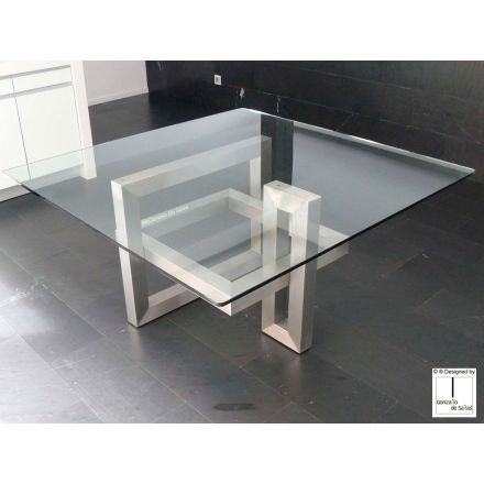 Mesa de comedor IOS 150 x 150 x 73 cm en acero inoxidable satinado de GONZALO DE SALAS