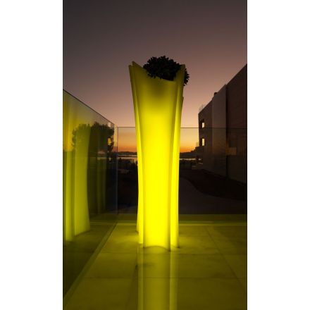 Macetero ALMA LED iluminado de VONDOM por Joaquín Torres y Rafael Llamazares