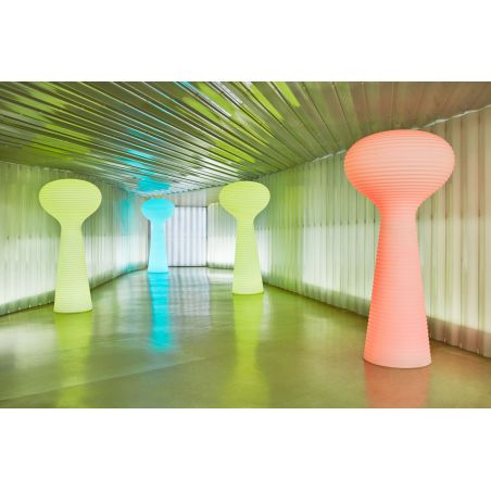 Bloom con luz de bajo consumo LED, lámpara para exterior de diseño con forma de seta gigante