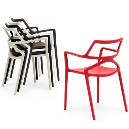 Las sillas Delta diseñadas por Jorge Pensi son apilables