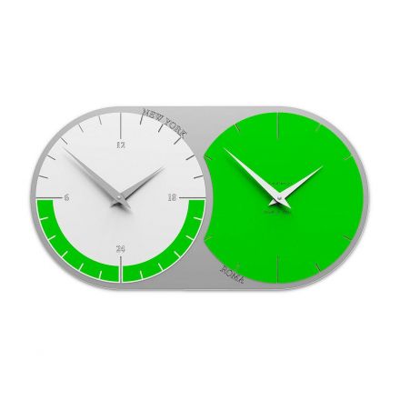 World Clock 2 de Callea Design apple green