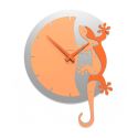 Wall Clock Climbing Gecko de Callea Design light peach