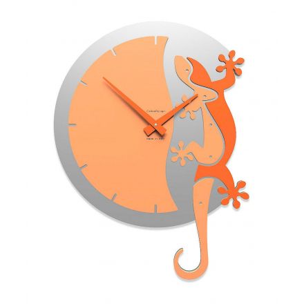 Wall Clock Climbing Gecko de Callea Design light peach