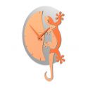 Wall Clock Climbing Gecko de Callea Design light peach