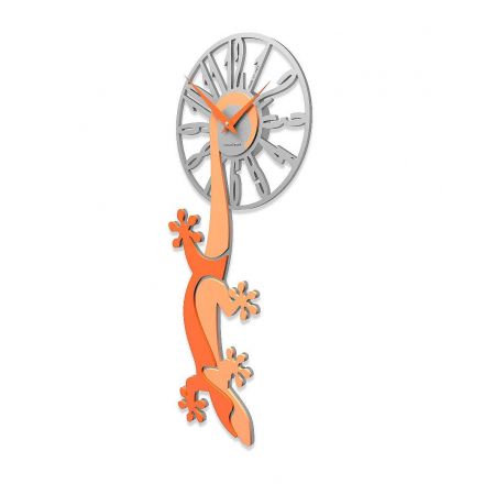 Wall Clock Hanging Gecko de Callea Design light peach