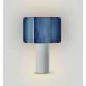 Lámpara de mesa Kactos Table de Luzifer LZF base blanco mate pantalla Azul encendida