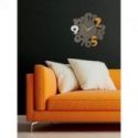 Reloj De Pared Due95 Con Números Colocados De Diferentes Formas Y Colores de CalleaDesign