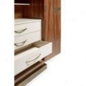 Mueble bar Walnut en madera con detalles en metal de Ginger&Jagger