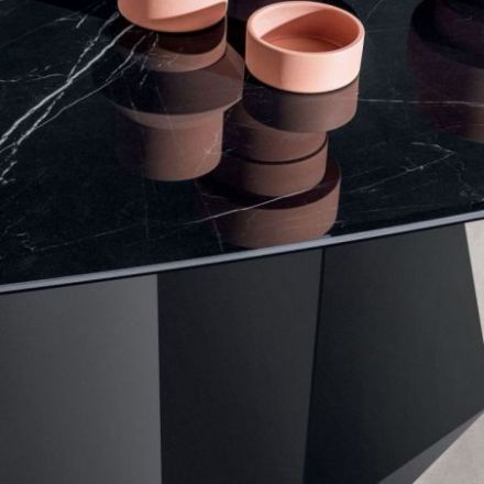 Detalles Mesa de comedor de diseño GranDeod shaped con esquinas suavizadas de Sovet Italia