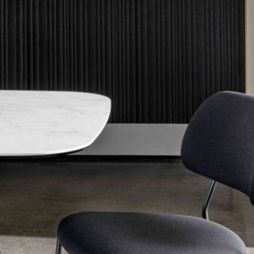 Detalles Mesa de comedor Lewood shaped 2 con un diseño moderno minimalista de Sovet Italia