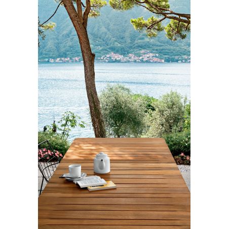 Mesa Slim Doghe para exterior en madera de Iroko y aluminio
