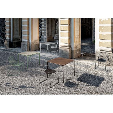 Mesa cuadrada Slim para exterior en cerámica y aluminio