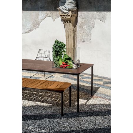 Mesa rectangular Slim para jardín en cerámica y aluminio