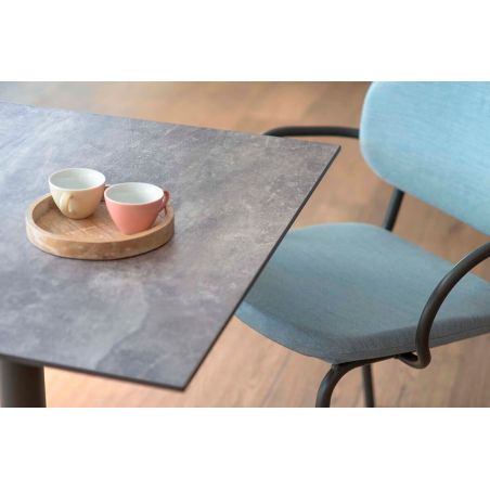 Mesa cuadrada de 69x69 y 79x79 cm Darwin