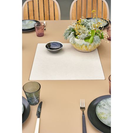 Mesa cuadrada de 141x141 cm para 8 personas Quadro