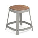 Taburete bajo con asiento de teca Thor