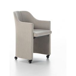 S142, butaca alta sobre ruedas completamente acolchada y tapizada