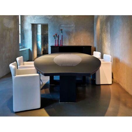 S148, butaca alta con ruedas completamente tapizada y revestida