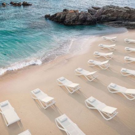 Tumbona Love apilable en colores vivos interior y exterior de Vondom