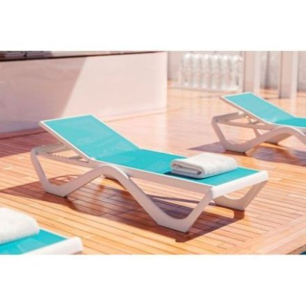 Tumbona Love apilable en colores vivos interior y exterior de Vondom