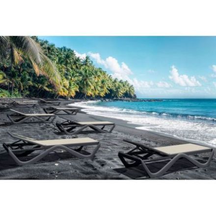 Tumbona Love apilable en colores vivos interior y exterior de Vondom