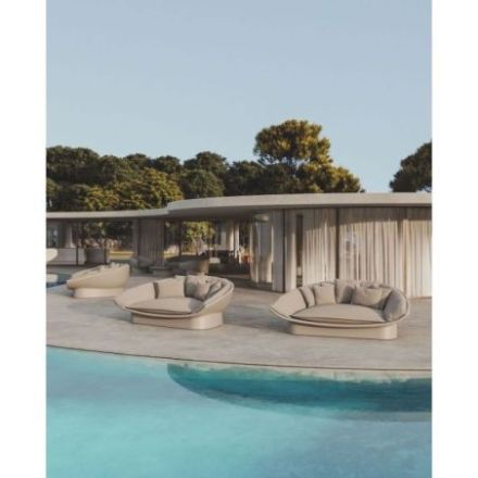 Daybed de la colección Luna en polietileno reciclable de Vondom