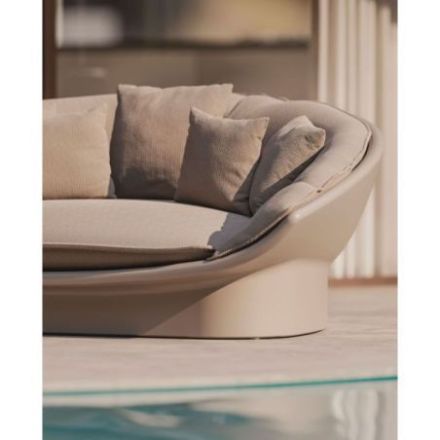 Daybed de la colección Luna en polietileno reciclable de Vondom