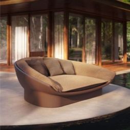 Daybed de la colección Luna en polietileno reciclable de Vondom