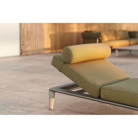 Tumbona Pasadena para exterior, en metal y un cómodo acolchado de Vondom