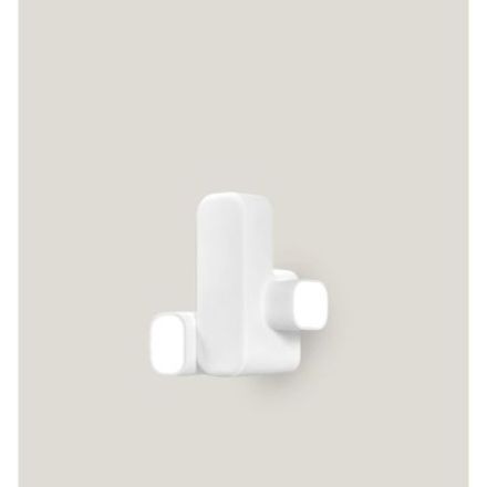 Aplique Habitat de Luzifer LZF base blanco mate encendida