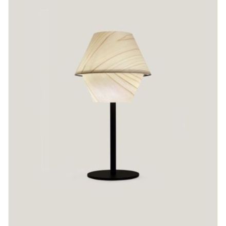 Lámpara de mesa Hotel M de Luzifer LZF base negro mate encendida