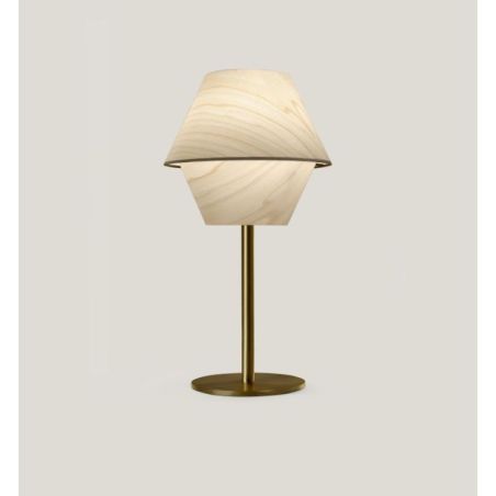 Lámpara de mesa Hotel M de Luzifer LZF base dorada pantalla Blanco Marfil encendida