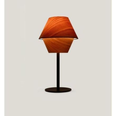 Lámpara de mesa Hotel M de Luzifer LZF base negro mate pantalla Cereza Natural encendida