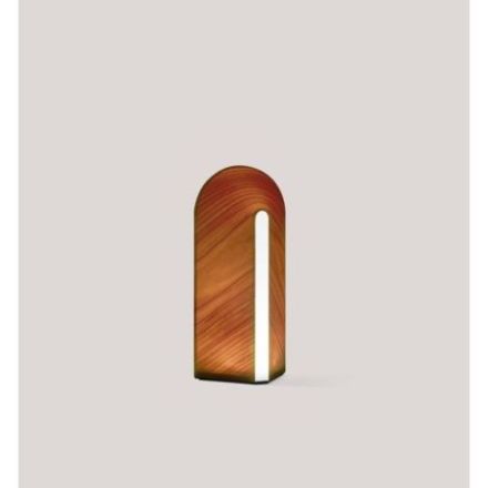 Lámpara de mesa Igloo Mm de Luzifer LZF pantalla Cereza Natural encendida