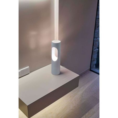 Lámpara de mesa Pipe de Luzifer LZF