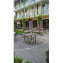 Silla Bistro con asiento redondo, en acero galvanizado para jardín de RD Italia en la terraza del hotel la torre montegrotto