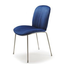 Tina, silla ligera con estructura en acero y tapizado en piel de Cattelan Italia