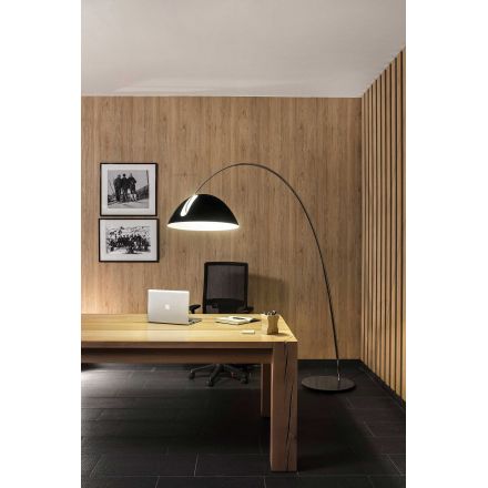 Lámpara Pluma de pie, una combinación de lo moderno con el minimalismo de Estiluz en ambiente