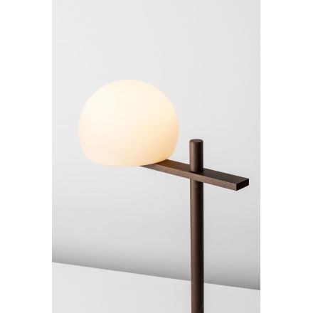 Circ, lámpara de pie con pantalla de cristal y diseño artístico minimalista e innovador de Estiluz