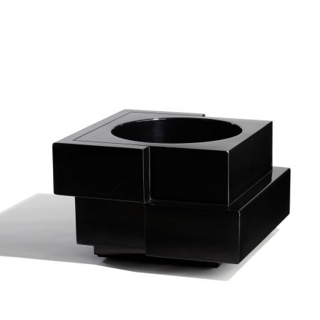Maceta diseño Cubic Yo Slide Design en negro