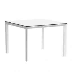 Frame Aluminium, hermosa mesa cuadrada de elegante diseño de Vondom color lacado brillo blanco