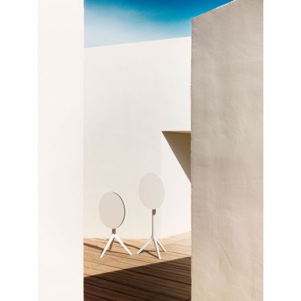 Mari-Sol Mesa, distinguida y elegante, ideal para exteriores de Vondom