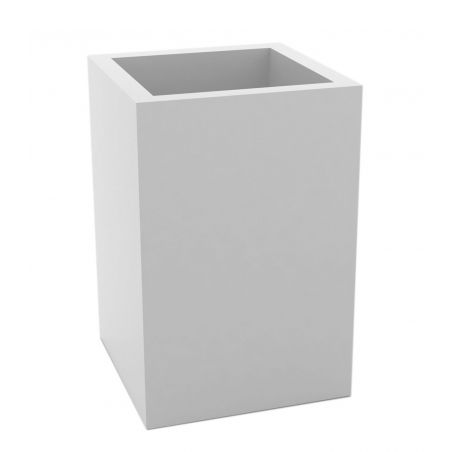 Cubo Alto, macetero en forma de Cubo Alto, original y elegante de Vondom color lacado brillo blanco