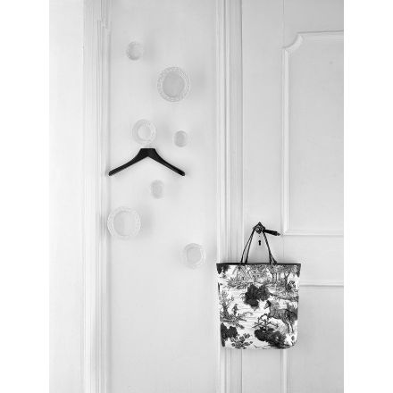 Perchero Pared China de Schönbuch blanco en ambiente
